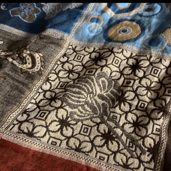 Beautiful Huge Pashmina Scarf - Picture 4 of 5